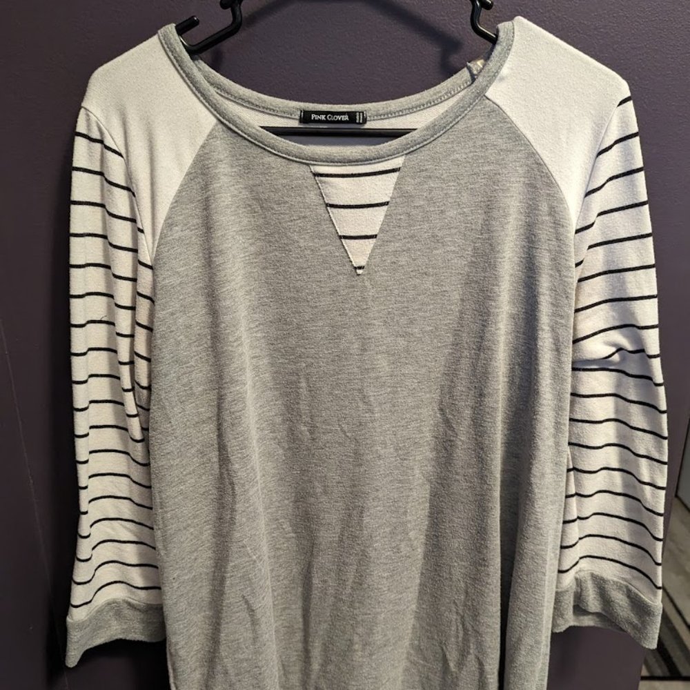PINK CLOVER Rachelyn Raglan Knit Top